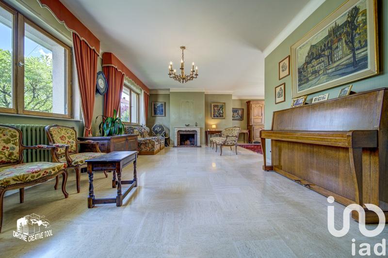 Maison - 200 m² - 8 pièces