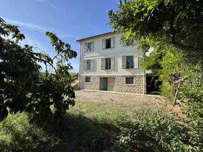 Maison - 138 m² - 4 pièces