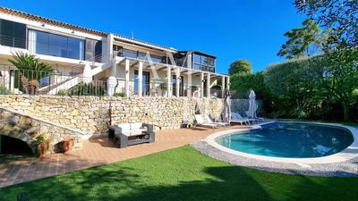 Propriété - 525 m² - 8 pièces