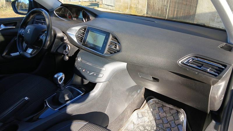 Peugeot 308 II 1.5 BlueHDi 100 Style