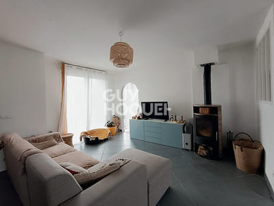 Maison - 151 m² - 8 pièces