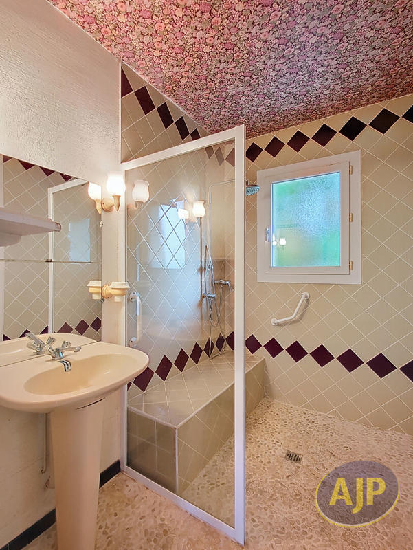 Maison - 160 m² - 8 pièces