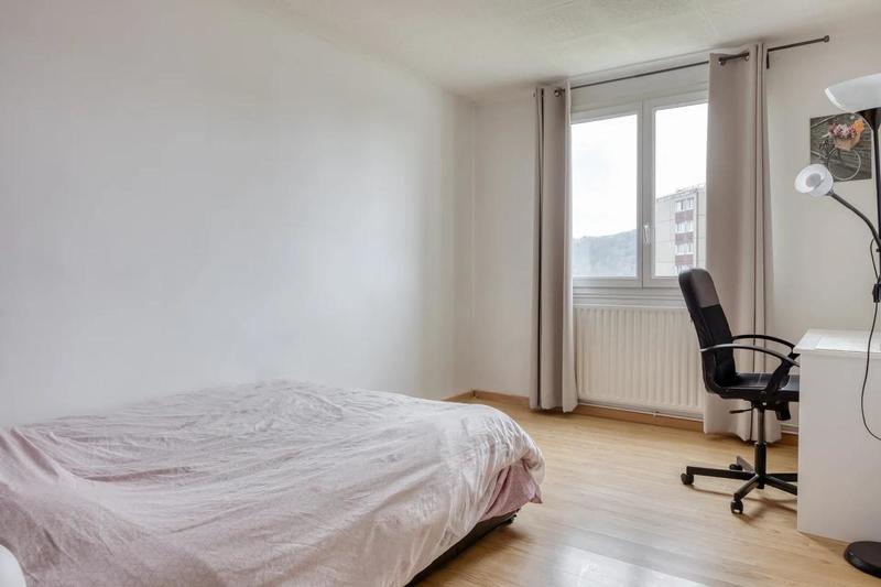 Appartement - 79 m² - 5 pièces