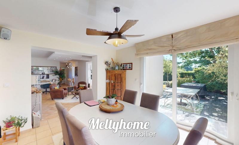 Maison - 195 m² - 10 pièces