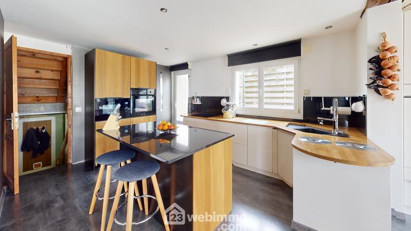 Maison - 189 m² - 6 pièces