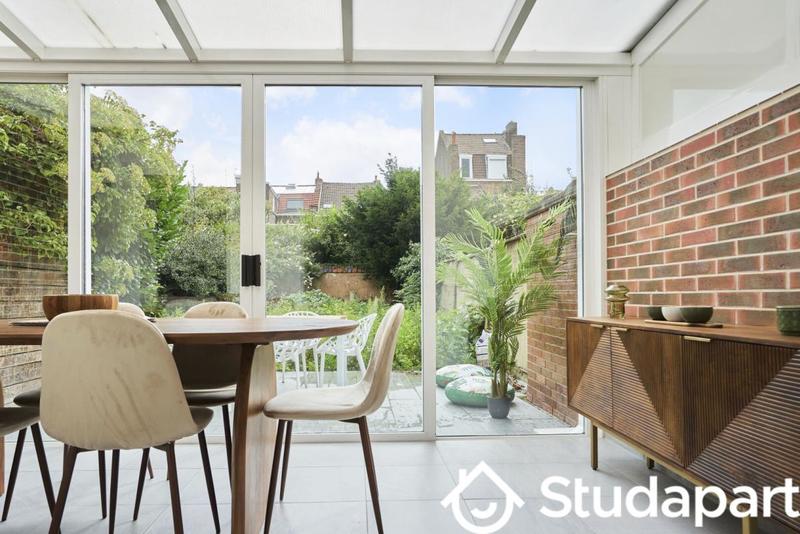 Chambre - 11 m² - 1 pièce