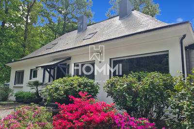 Maison - 215 m² - 6 pièces