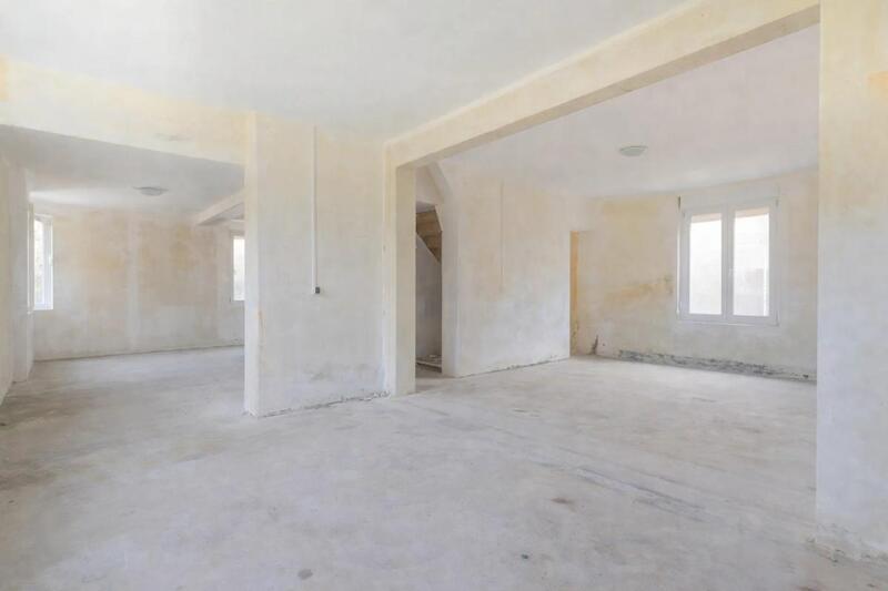 Maison - 280 m² - 8 pièces