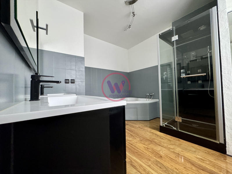 Maison - 182 m² - 7 pièces