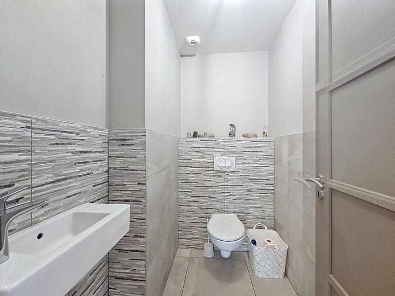 Maison - 200 m² - 7 pièces