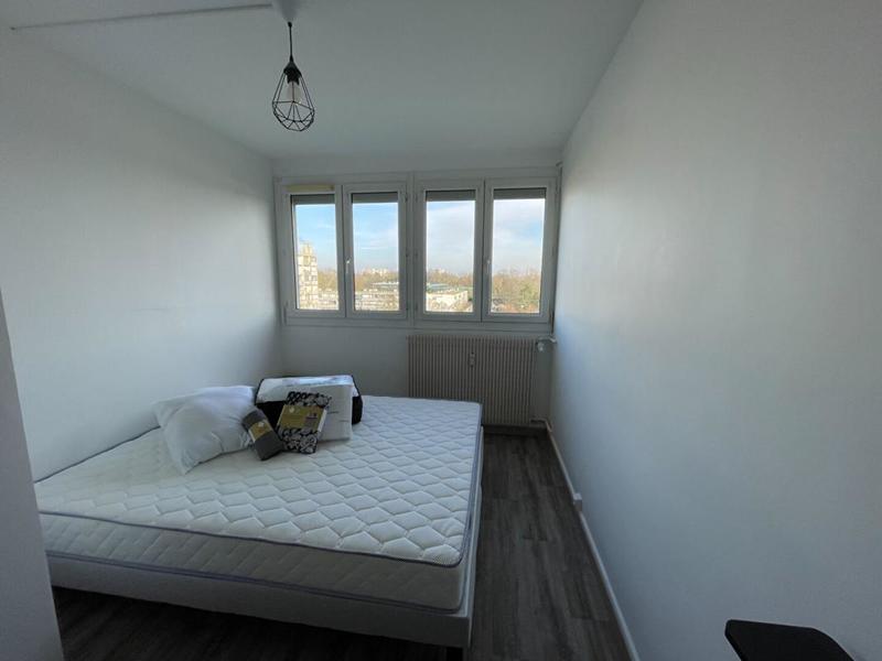 Appartement - 80 m² - 5 pièces