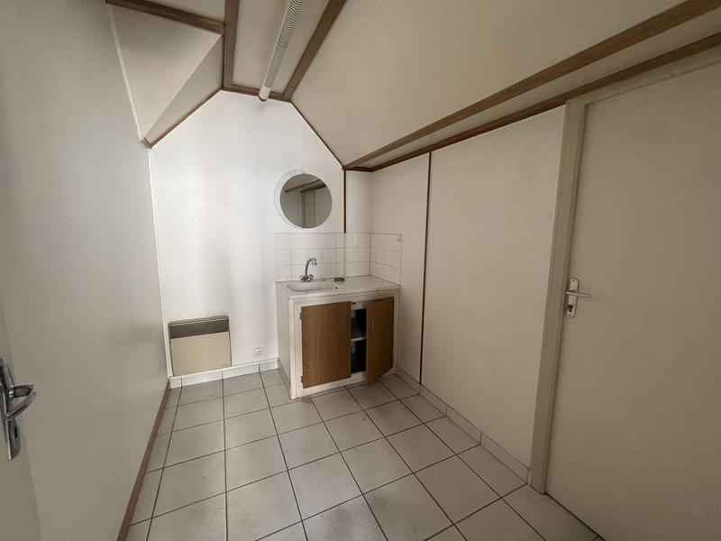 Local commercial - 70 m² - 4 pièces