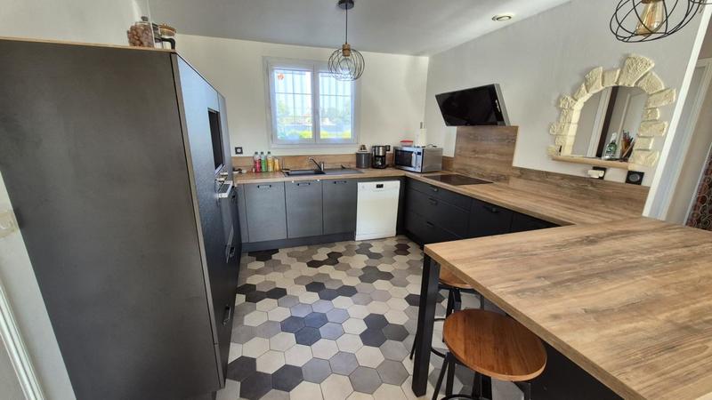 Maison - 168 m² - 8 pièces