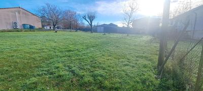 Terrain constructible - 750 m²