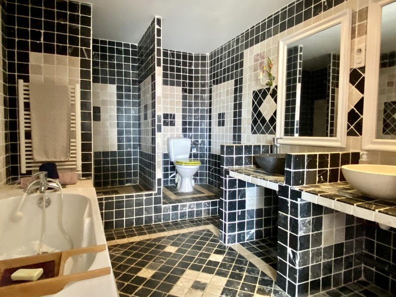 Villa - 370 m² - 8 pièces