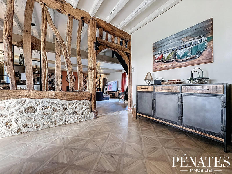 Maison traditionnelle - 295 m² - 6 pièces