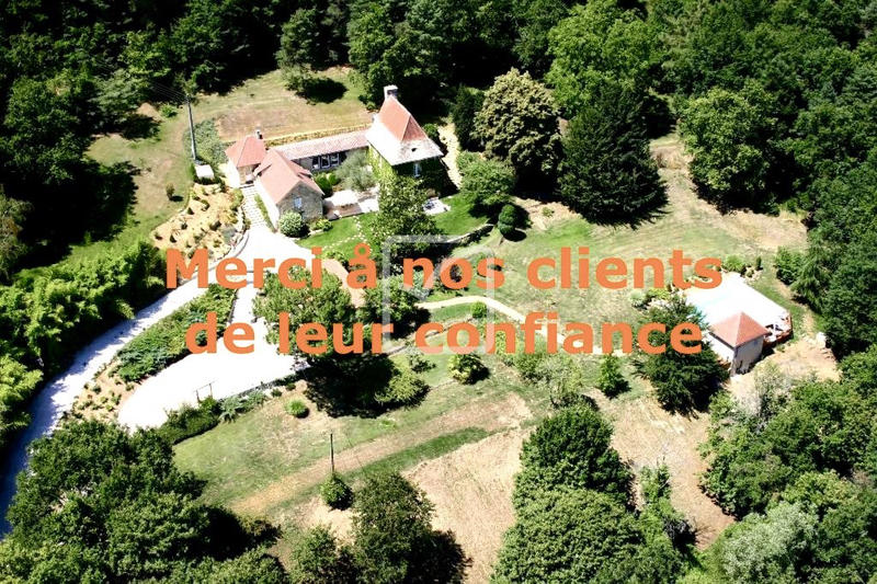 Maison - 330 m² - 12 pièces