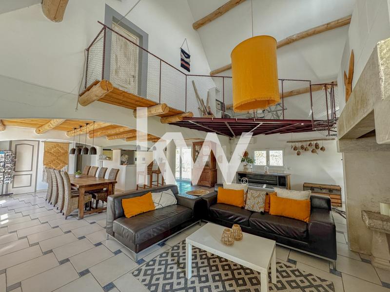 Propriété - 166 m² - 9 pièces