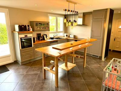 Maison - 180 m² - 6 pièces