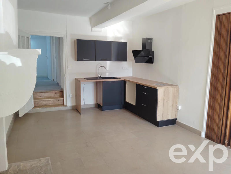 Maison traditionnelle - 75 m² - 4 pièces