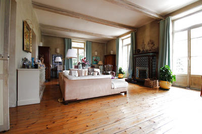 Maison - 368 m² - 11 pièces