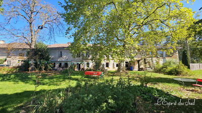 Maison ancienne - 413 m² - 11 pièces