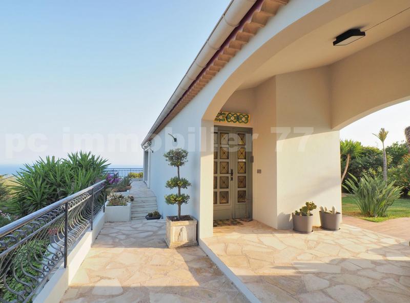 Villa - 200 m² - 6 pièces