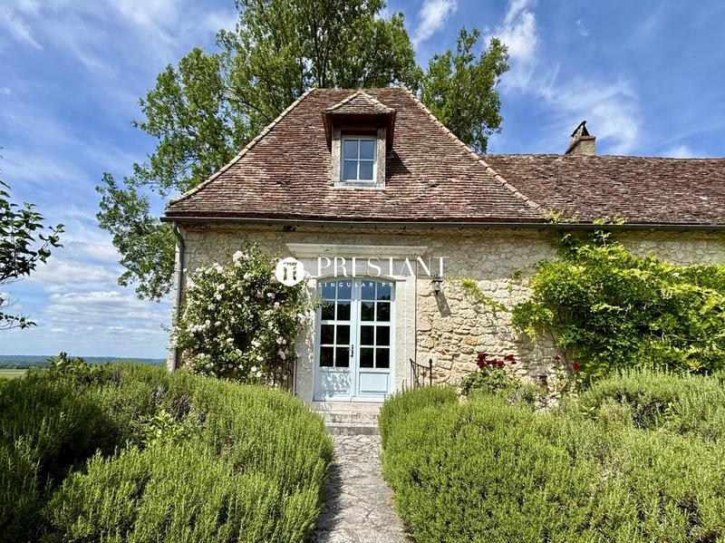 Maison - 520 m² - 11 pièces