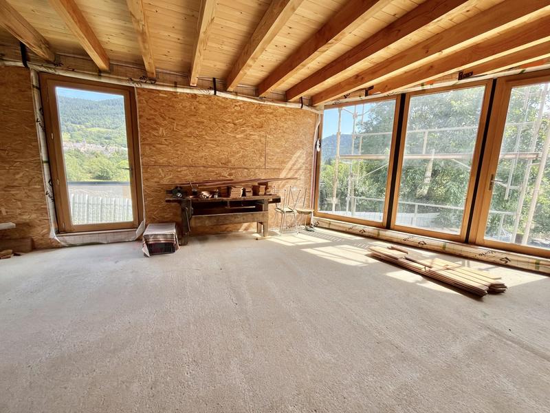 Maison - 96 m² - 4 pièces