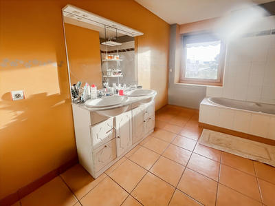 Maison - 171 m² - 7 pièces