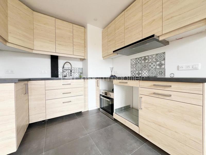 Appartement - 95 m² - 5 pièces