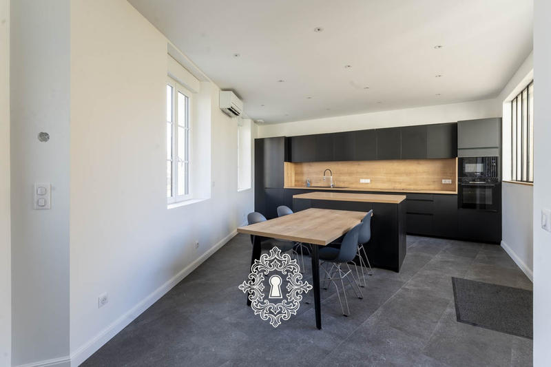 Maison - 185 m² - 5 pièces