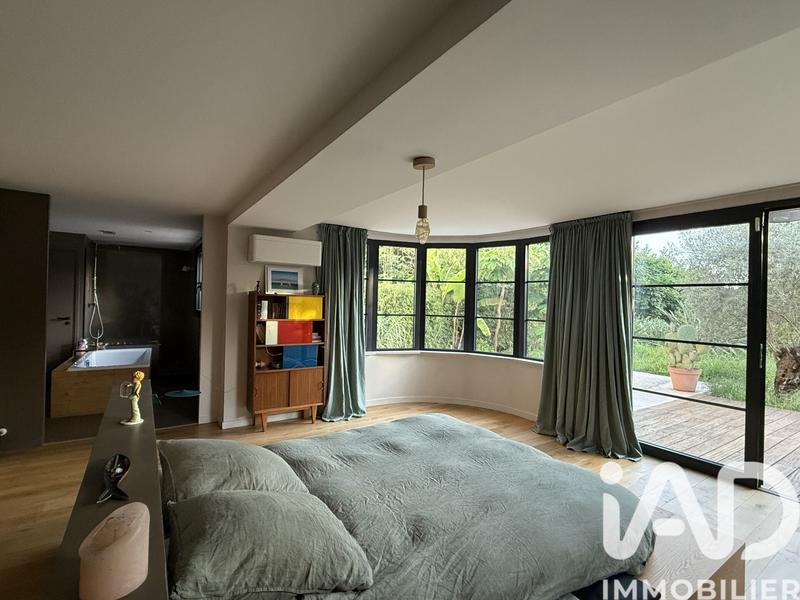 Maison - 210 m² - 5 pièces