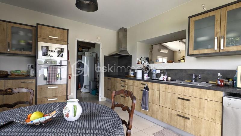 Maison traditionnelle - 203 m² - 7 pièces