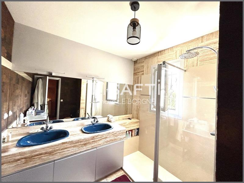 Maison - 139 m² - 6 pièces