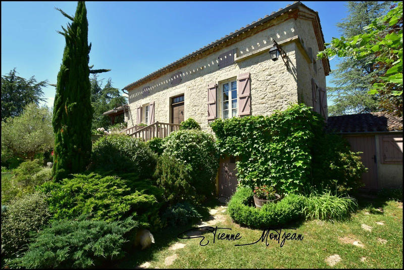 Maison - 156 m² - 7 pièces