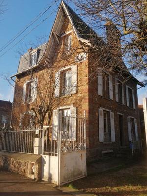 Maison - 180 m² - 6 pièces