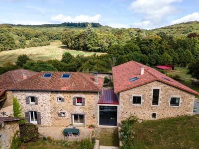 Propriété - 308 m² - 12 pièces