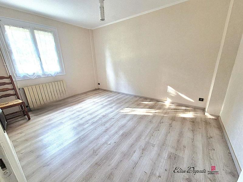 Maison - 182 m² - 8 pièces