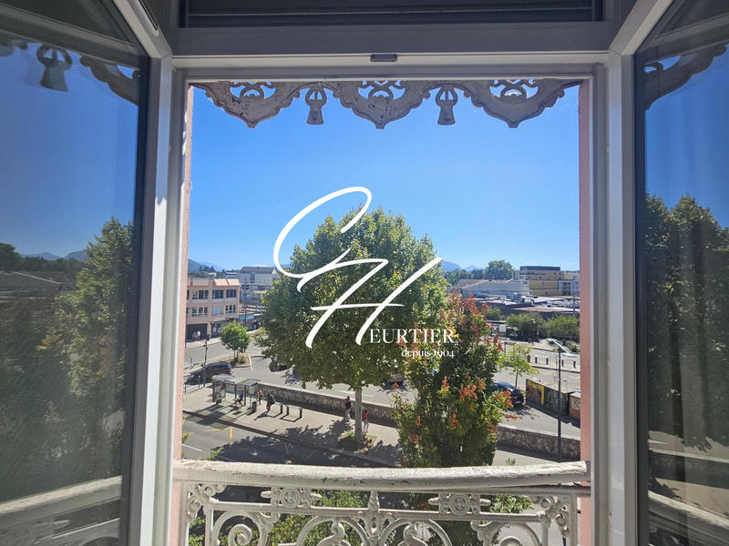 Appartement - 100 m² - 4 pièces