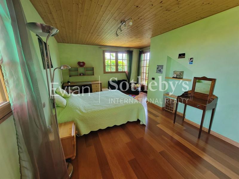 Maison - 256 m² - 10 pièces