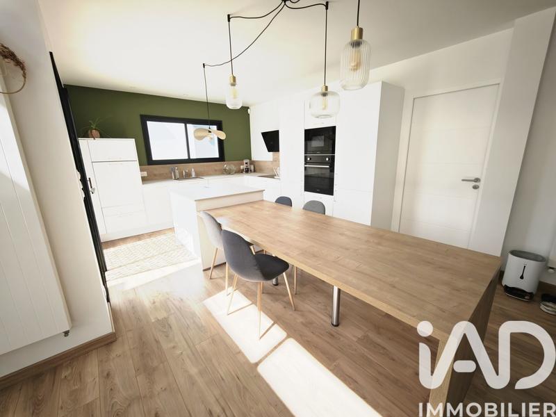 Maison - 122 m² - 5 pièces