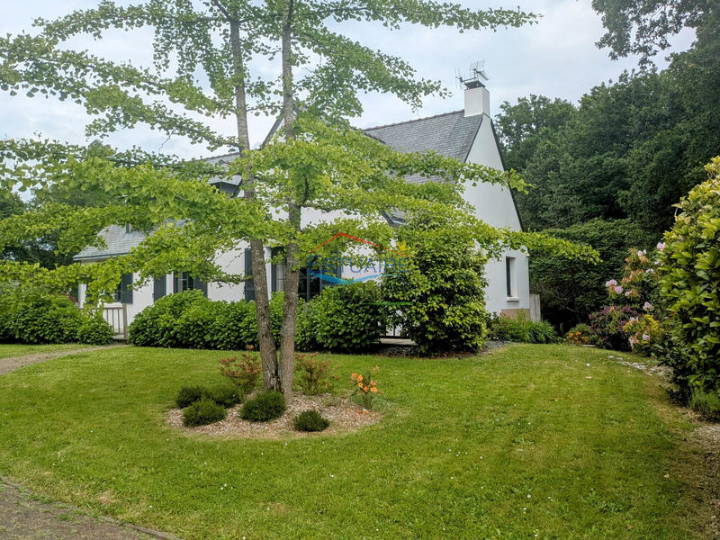 Maison traditionnelle - 190 m² - 8 pièces