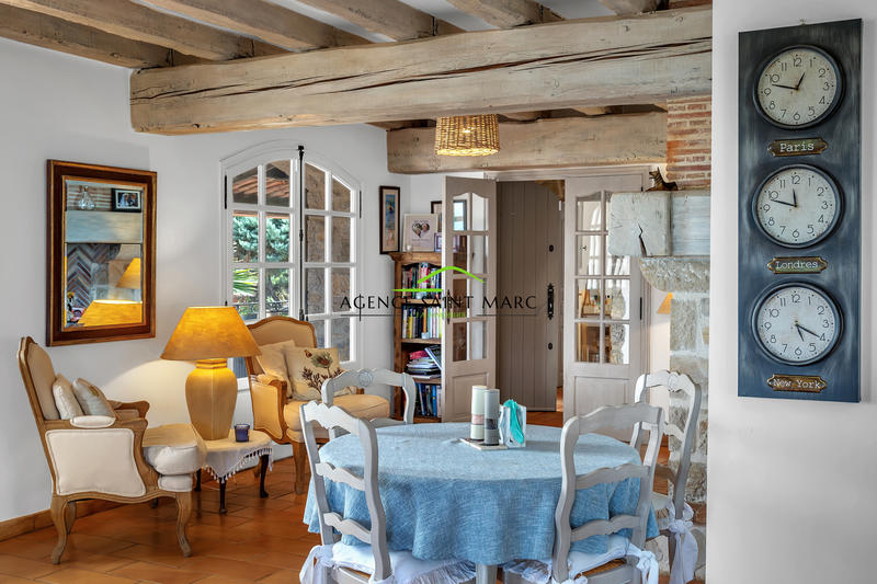 Propriété - 296 m² - 8 pièces