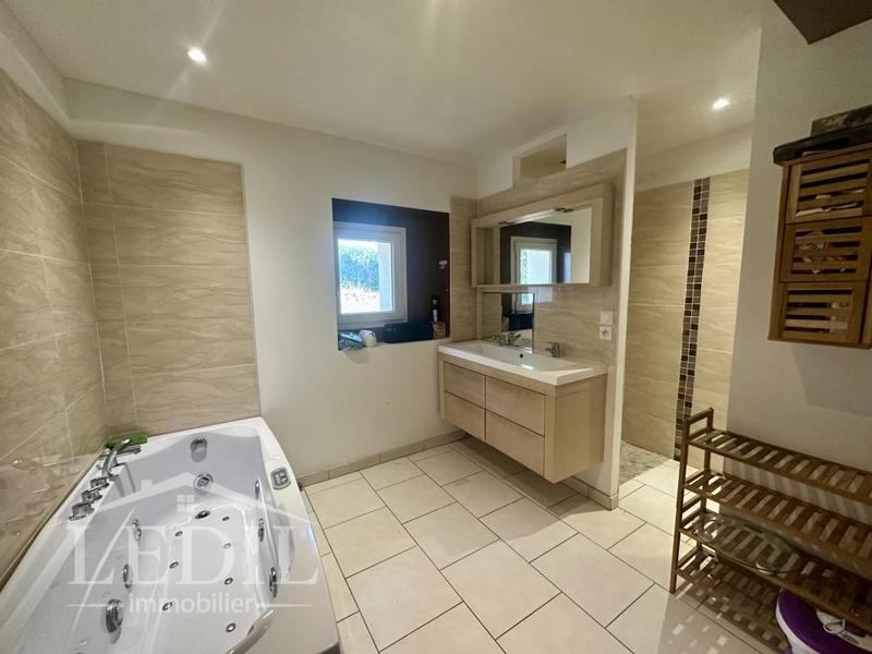 Maison en pierre - 230 m² - 4 pièces