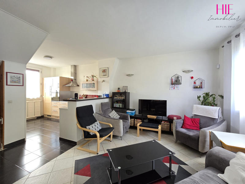 Maison traditionnelle - 90 m² - 6 pièces