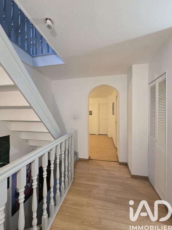 Maison - 208 m² - 8 pièces