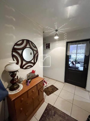 Maison - 205 m² - 8 pièces