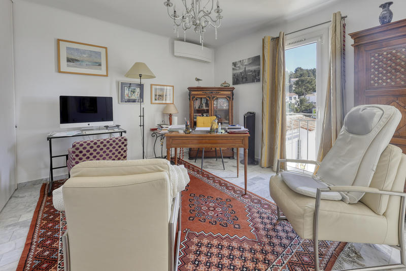 Propriété - 240 m² - 7 pièces