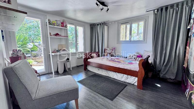 Villa - 179 m² - 9 pièces